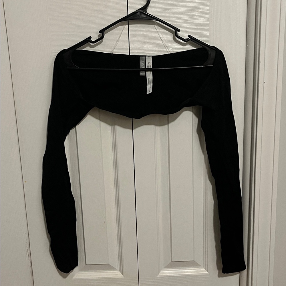 ANWND M\L 2 piece Black Women's set, tank and shrug